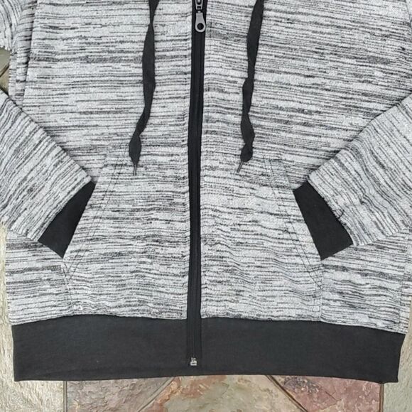 Graphic 'Throw Shade' Hoodie. size small, new no tags. - Picture 7 of 8